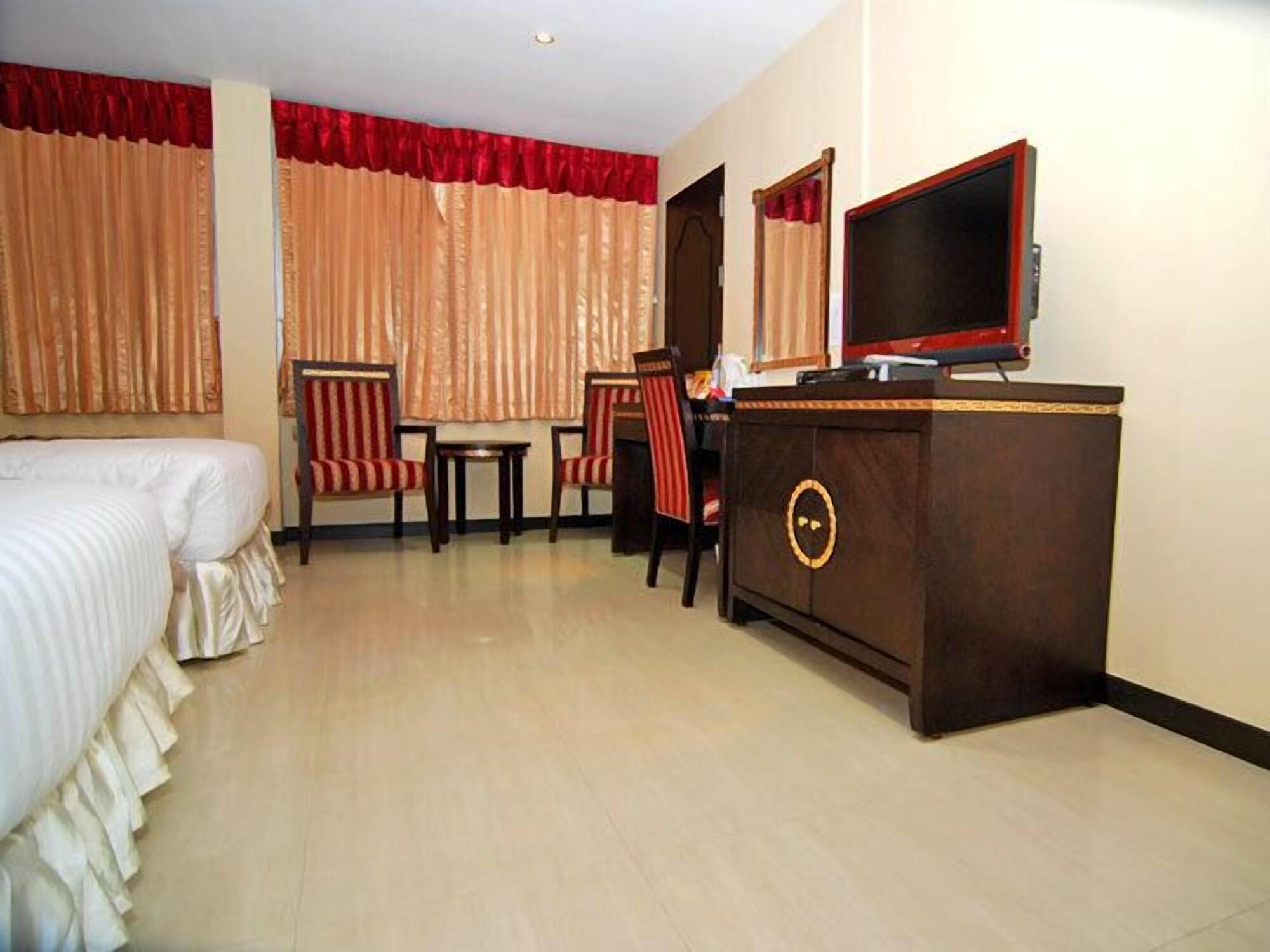 Lucky Palace Hotel Bangkok Exterior photo